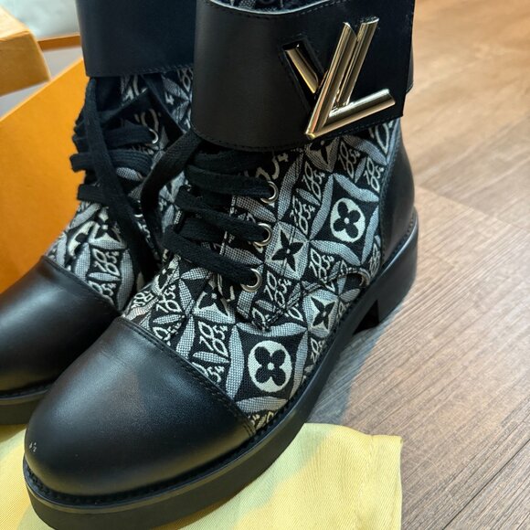 Luxury Boots- Leather boots - Picture 10 of 16